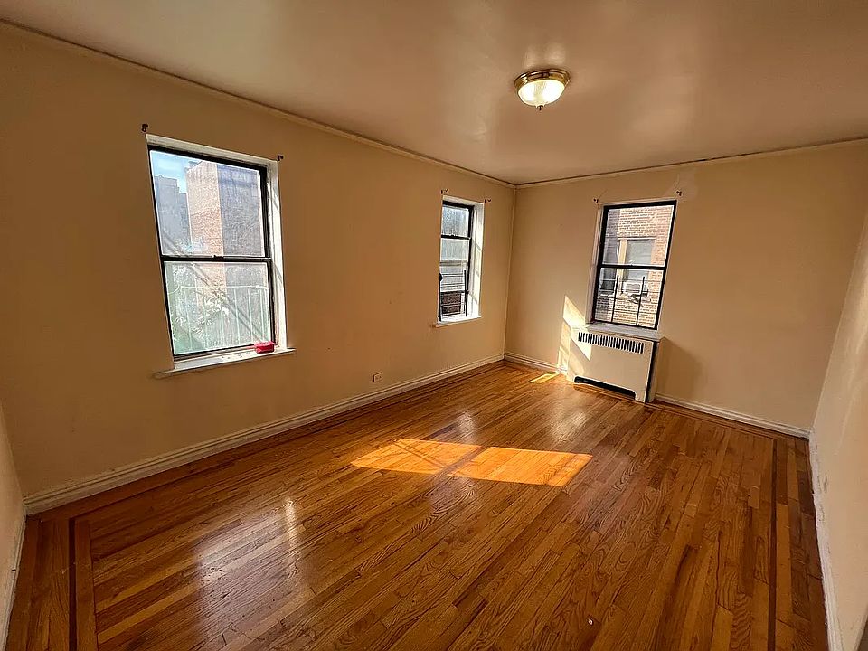 2nd image of 1127 Sheridan Ave APT 1C