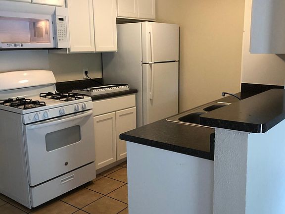 2nd image of 808 N Monroe St APT 21