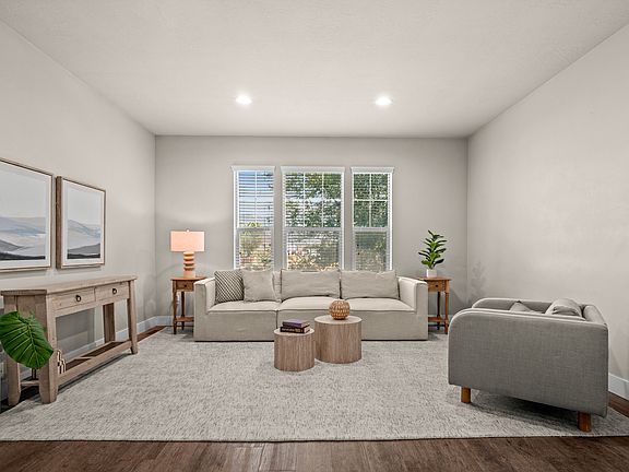 3rd image of 1423 S Mountain View Ct