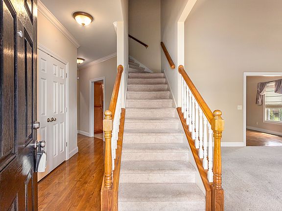 4th image of 523 Agate Dr