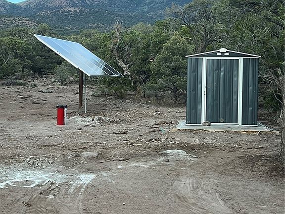 4th image of Lomprey Ln