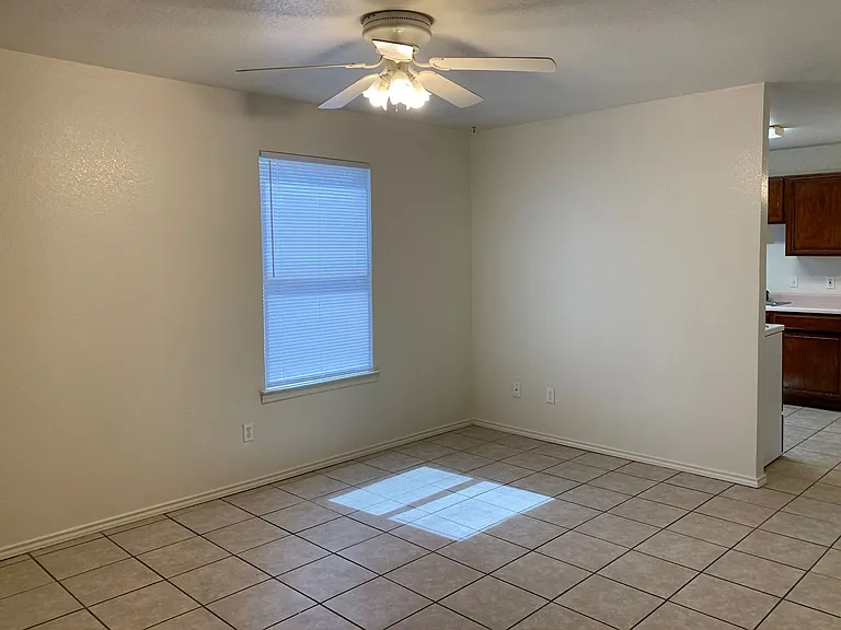 1708 Benttree Dr — Photo 4