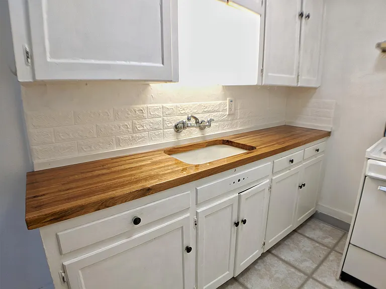 227 NW 11th St #4 — Photo 8