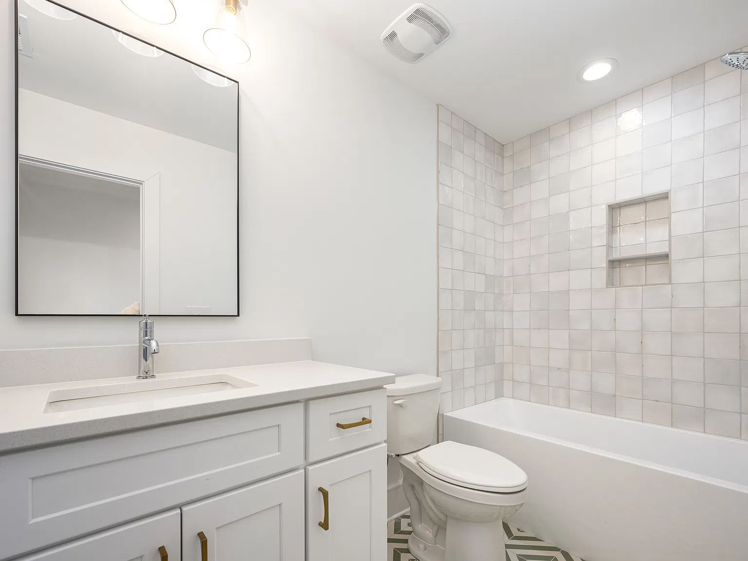 3 bed, 1983 sqft, $1,000 — Photo 3