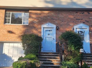 6 Catbird Ct, Lawrence Township, NJ 08648