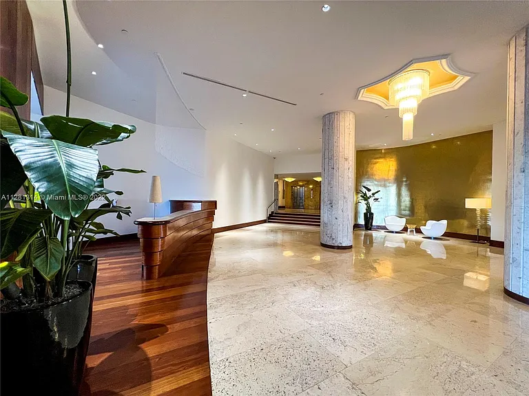 5161 Collins Ave #404 — Photo 31