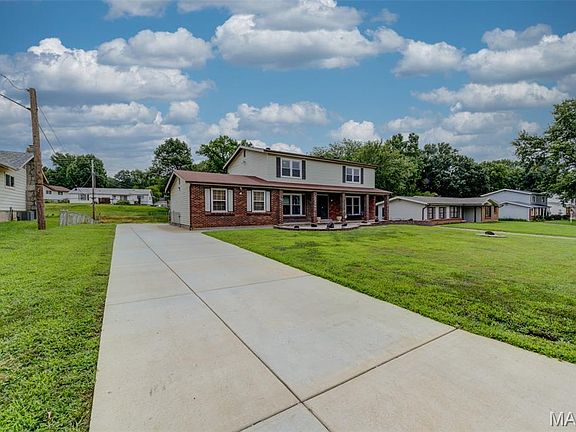 3rd image of 12220 Winterset Dr