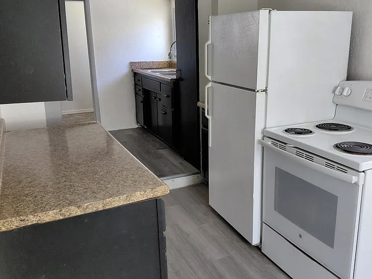 738 Shasta St — Photo 4