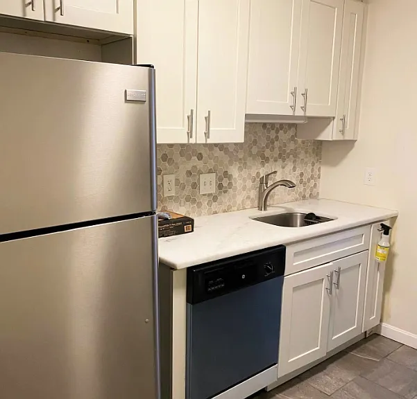 31 Chelsea St #2 — Photo 1