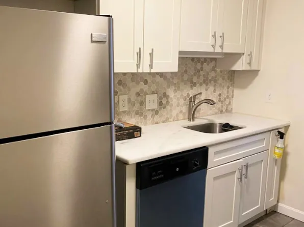 31 Chelsea St #2, Boston, MA 02128