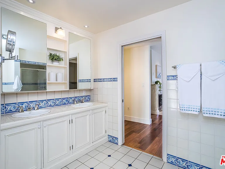 941 N Norman Pl — Photo 41