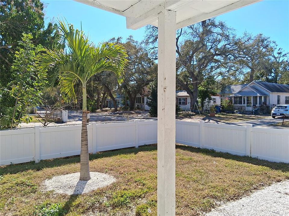 2020 13th St S, Saint Petersburg, FL 33705 | Zillow