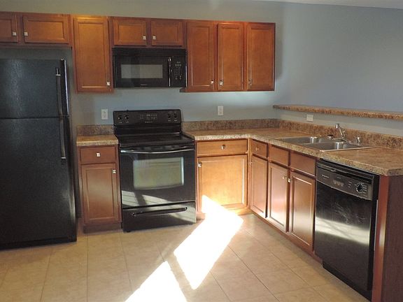 5th image of 162 River Wye Dr #C