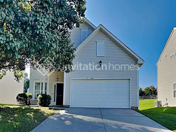 6916 Chieftain Dr, Charlotte, NC 28216