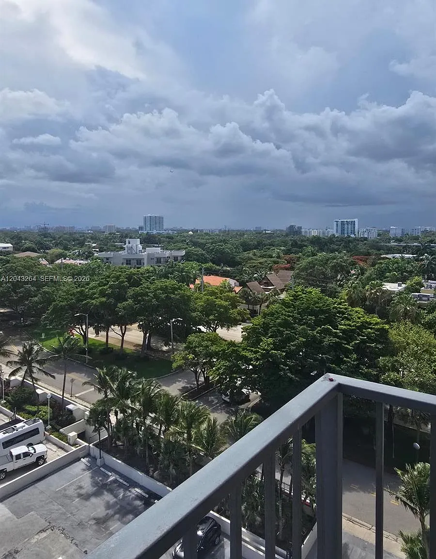 Brickell Place Condo — Photo 2