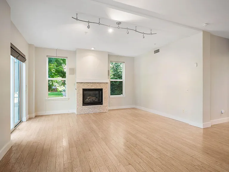 1738 N Franklin St #1-B — Photo 21