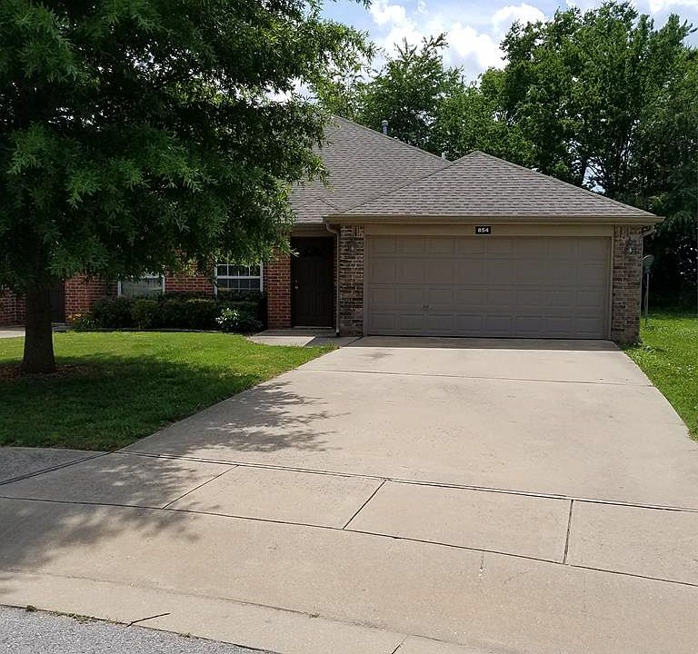 1st image of 854 Oakwood Ct