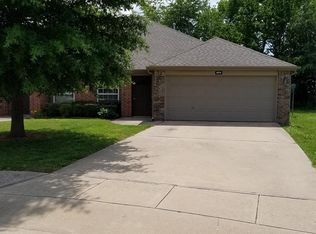 854 Oakwood Ct, Centerton, AR 72719