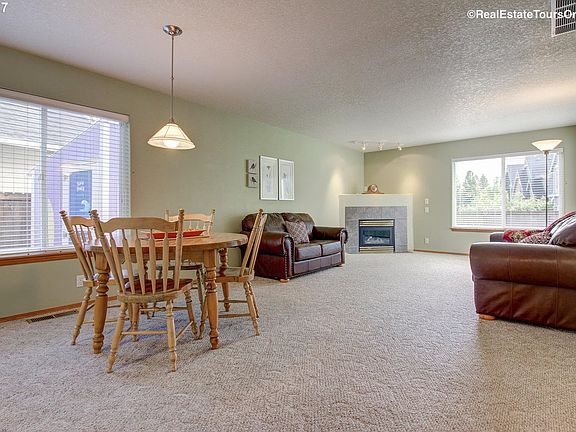 2nd image of 1686 SE 62nd Ave
