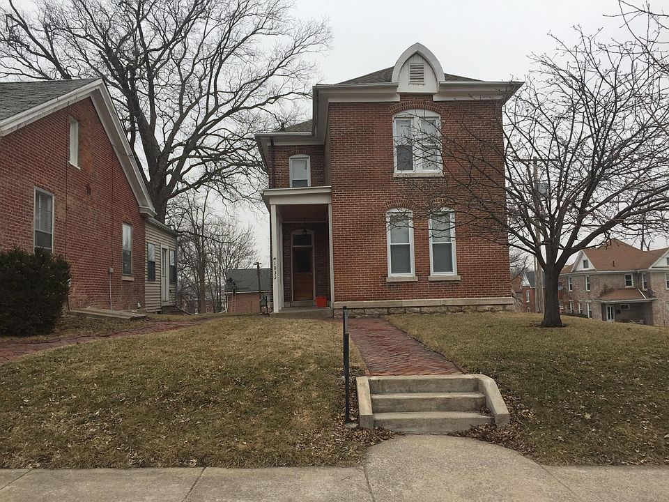 Street View. Enter apartment through internal staircase.