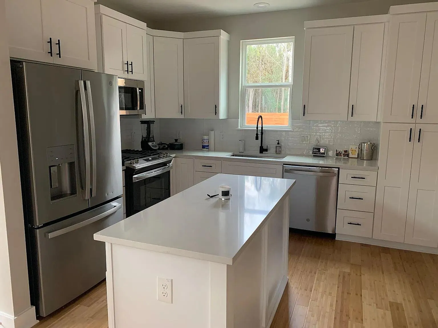 2 bed, 2.0 bath, 972 sqft, $2,500 — Photo 1