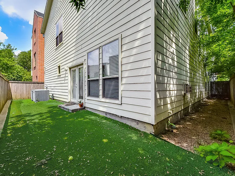 5956 Lewis St — Photo 32