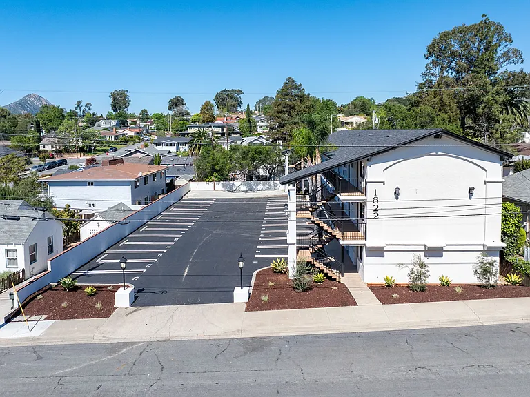 1622 Palm St - 2 Bedroom 2 Bath Fully Renovated: Move In Available Now | July 1st, 2026 Units Ava... — Photo 16