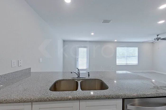 4746 Malay Cir — Photo 7
