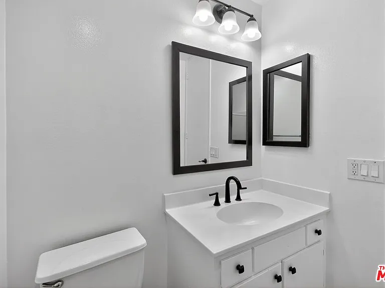 5900 Canterbury Dr #B217 — Photo 20