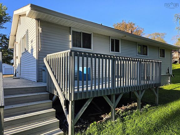 4th image of 46 Minerva Dr