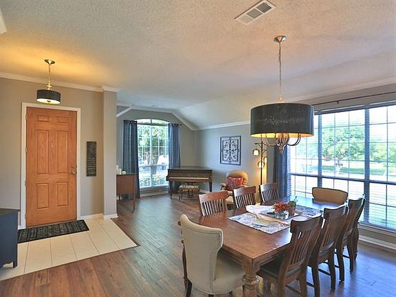 5th image of 4636 Marguerite Ln