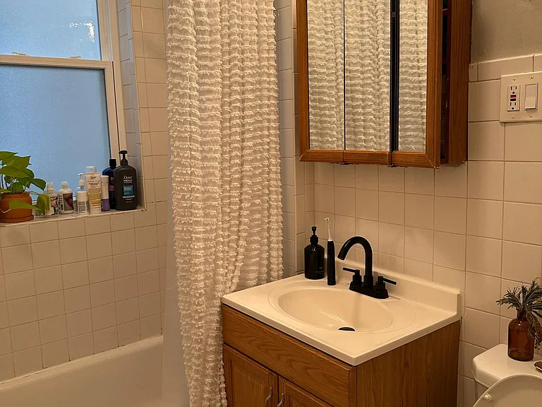 2320 W Iowa St #1F — Photo 8