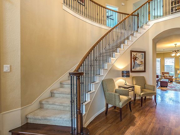 3rd image of 8321 Alderon Ln