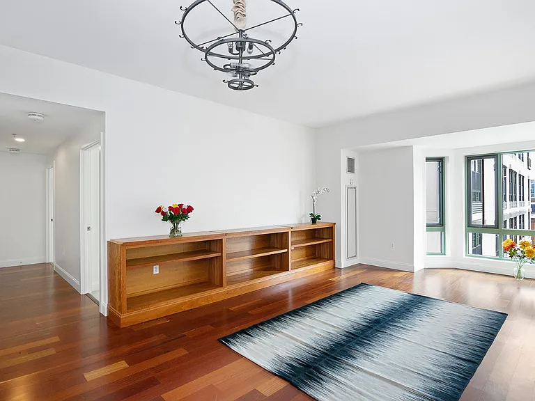 20 2nd St #522 — Photo 3