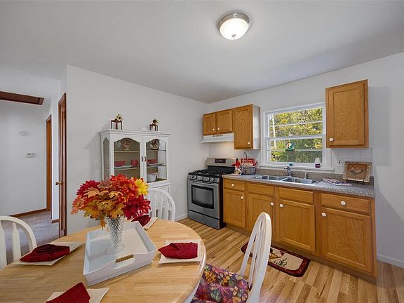 4th image of 9527 Miriam Ave