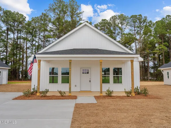 900 W Bridgers St Ext, Burgaw, NC 28425