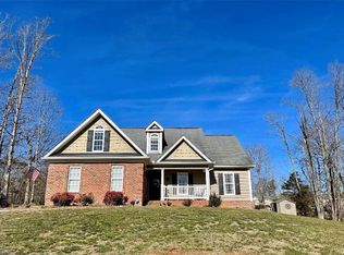 871 Ridge View Ter, Rural Hall, NC 27045