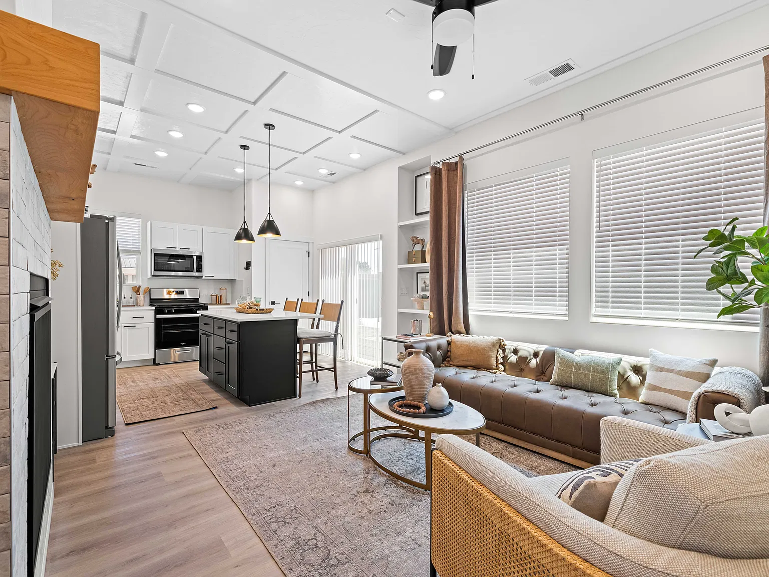 2 bed, 705 sqft, $1,869 — Photo 1
