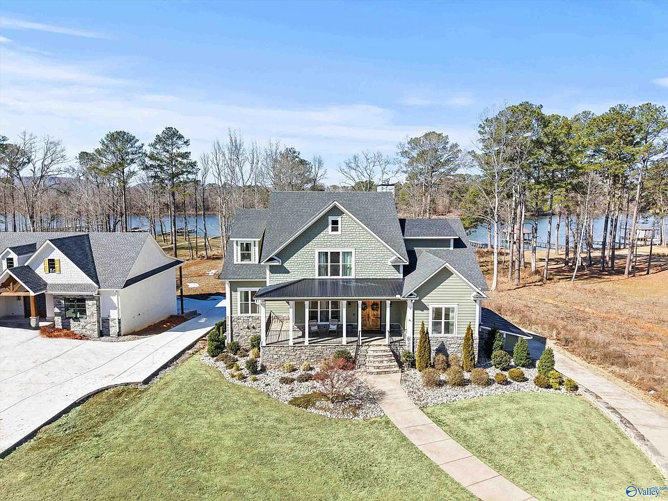 1st image of 605 Goosepond Island Dr