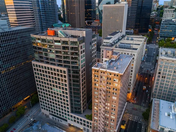 715 2nd Ave W Unit 1902, Seattle, WA 98109