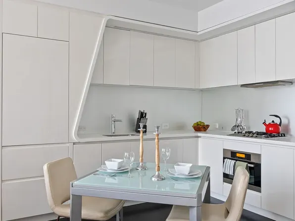 123 Washington Street image 2 of 8