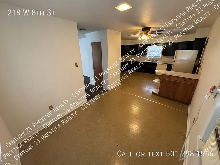 218 W 8th St — Photo 13