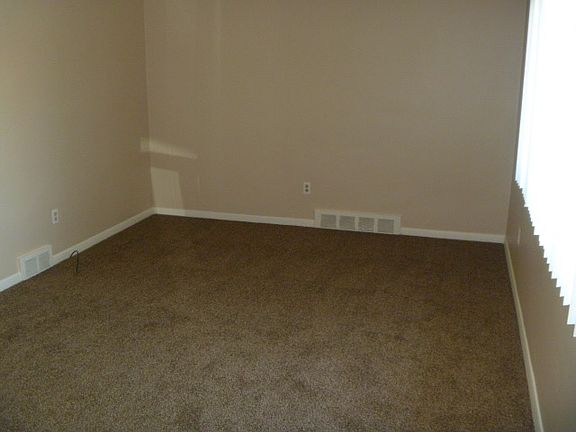 5th image of 1519 Stewart Ave
