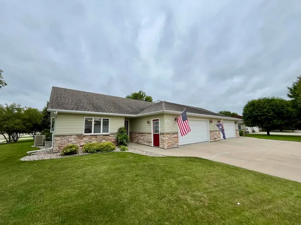 1726 Arthurs Ct, Aberdeen, SD 57401