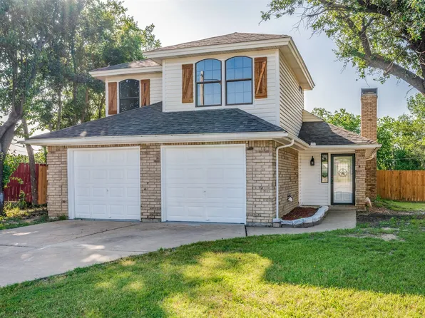 5182 Meadow Ct, Fort Worth, TX 76112