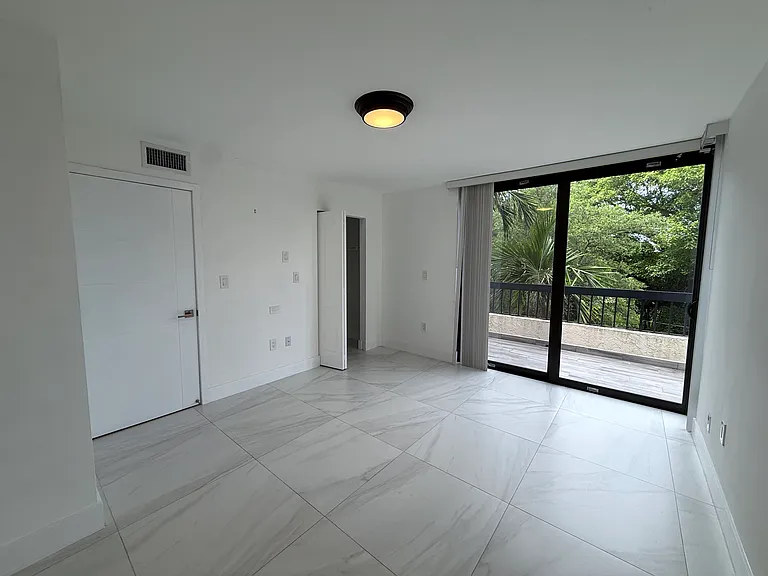 730 Coral Way #302 — Photo 24