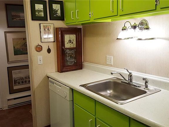 5th image of 65 Watertree Dr