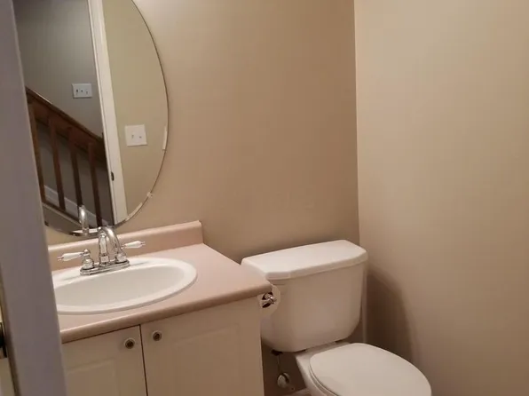 8254 Deering Oaks Dr, Blacklick, OH 43004