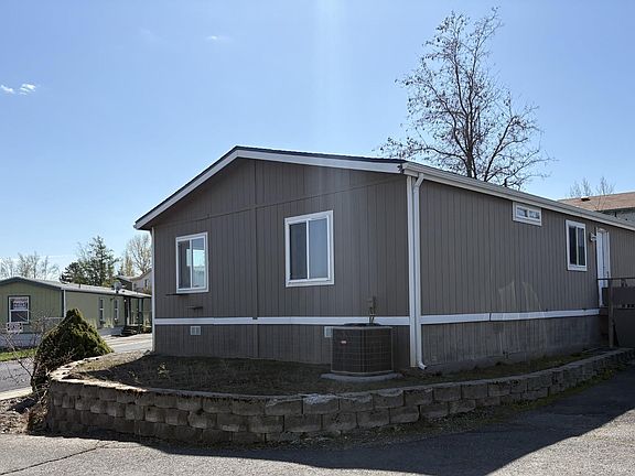 4th image of 260 NW Golden Hills Dr Spc 39