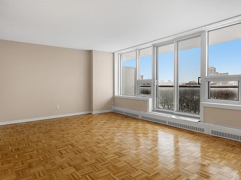 111 Wurtemburg St — Photo 25